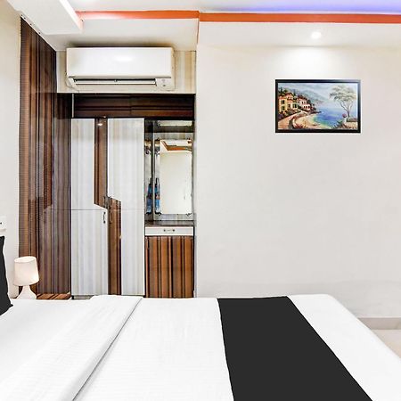 Super Hotel O Tagore Park Ruby Road Kolkata Exterior photo