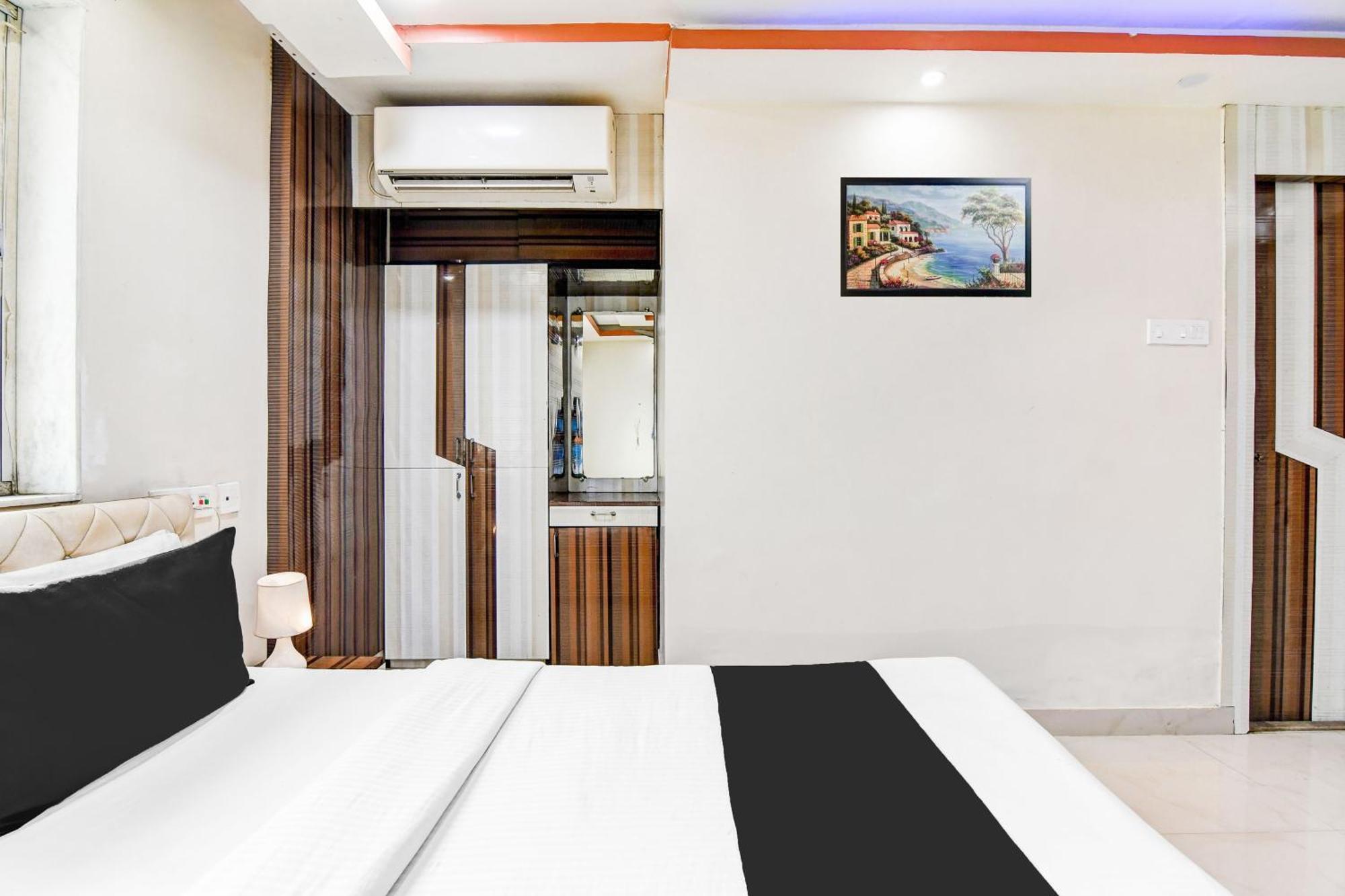 Super Hotel O Tagore Park Ruby Road Kolkata Exterior photo