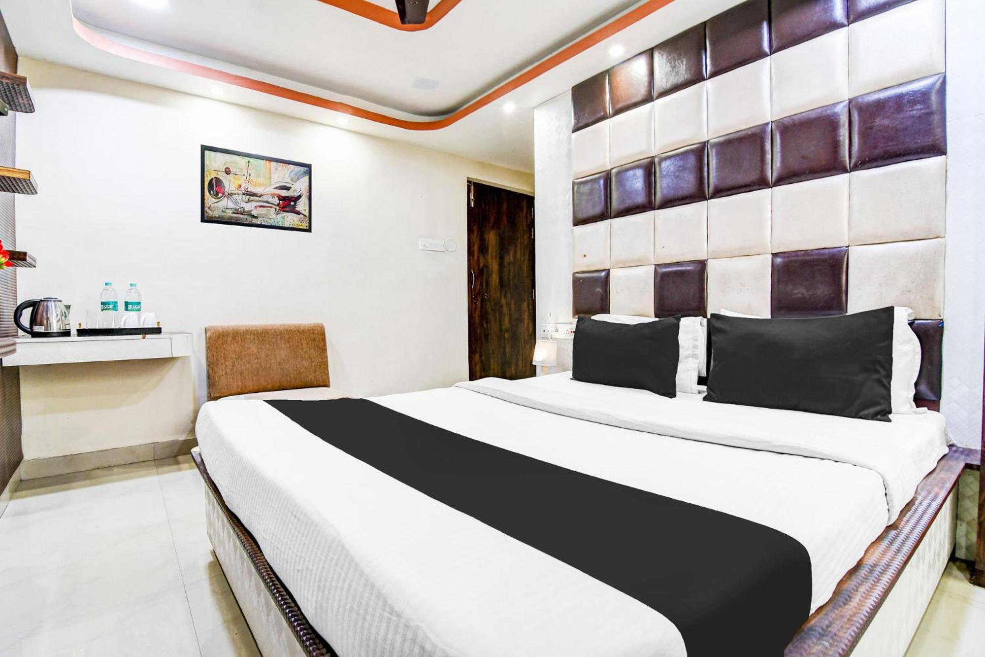 Super Hotel O Tagore Park Ruby Road Kolkata Exterior photo