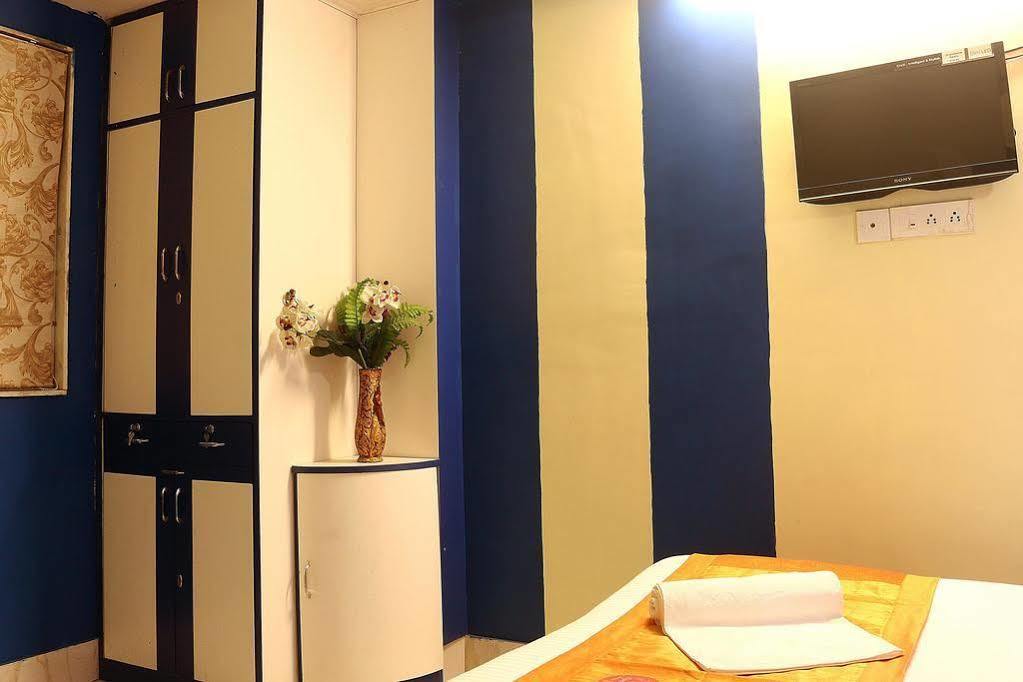 Super Hotel O Tagore Park Ruby Road Kolkata Exterior photo